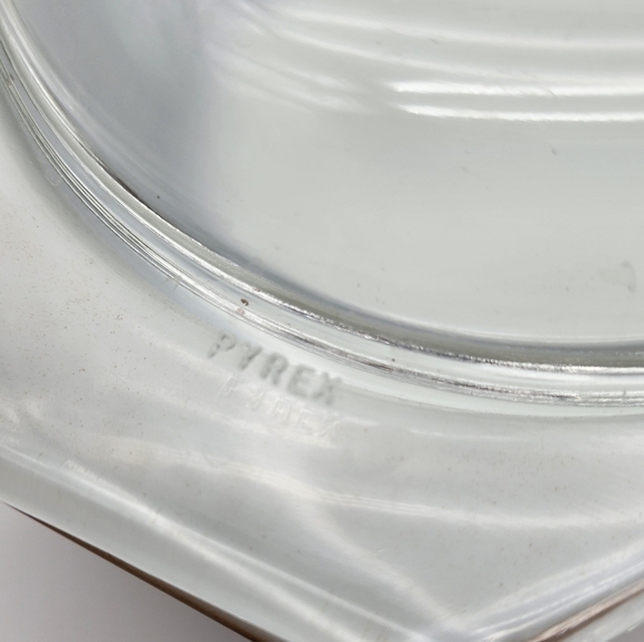 Vintage Pyrex Early American Design 2.5 Quart Casserole Dish With Lid 045 - Picture 4 of 10